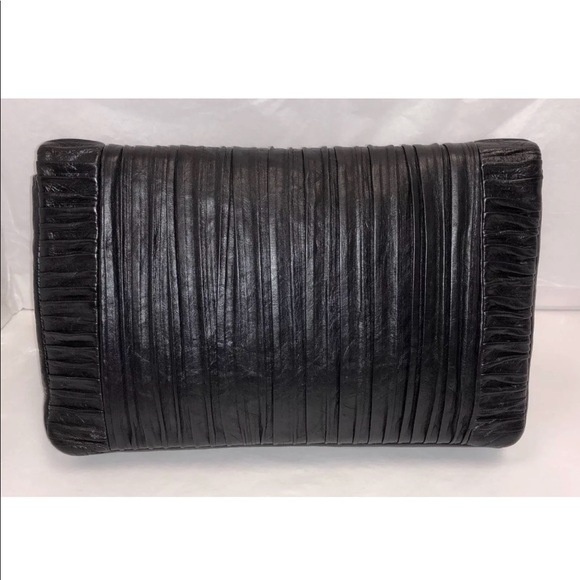 Chanel Leather Coco Pleats Clutch 2018 Collection - Picture 5 of 8
